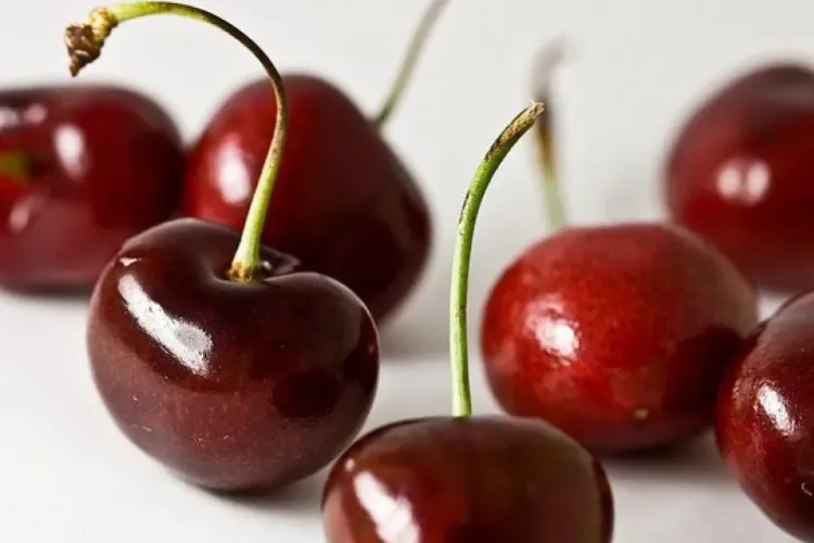 Cireșele, ”aurul roșu”, costă 20 de euro kilogramul în supermarket