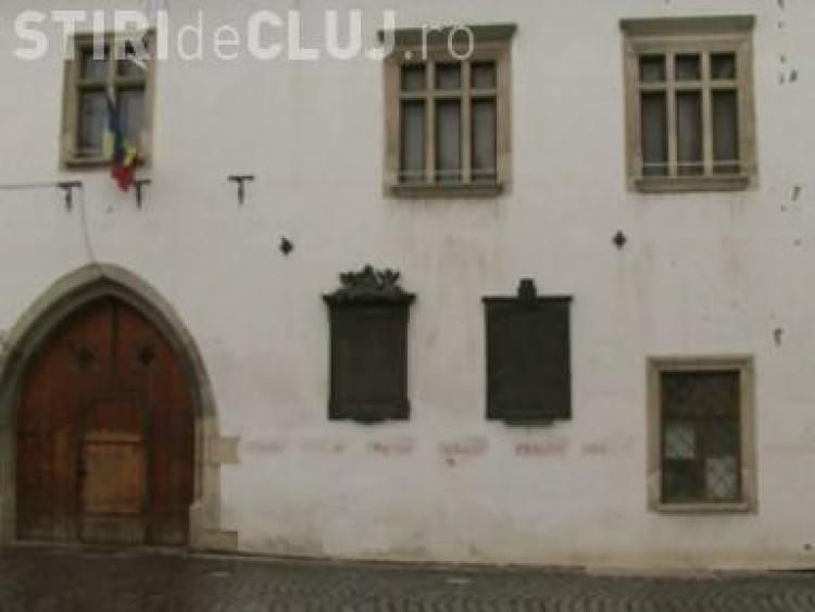 Cuvantul Frauda A Fost Scris Pe Sediile Universitatii De Arta Si Design Uad Cluj Video Si Galerie Foto Stiri De Cluj