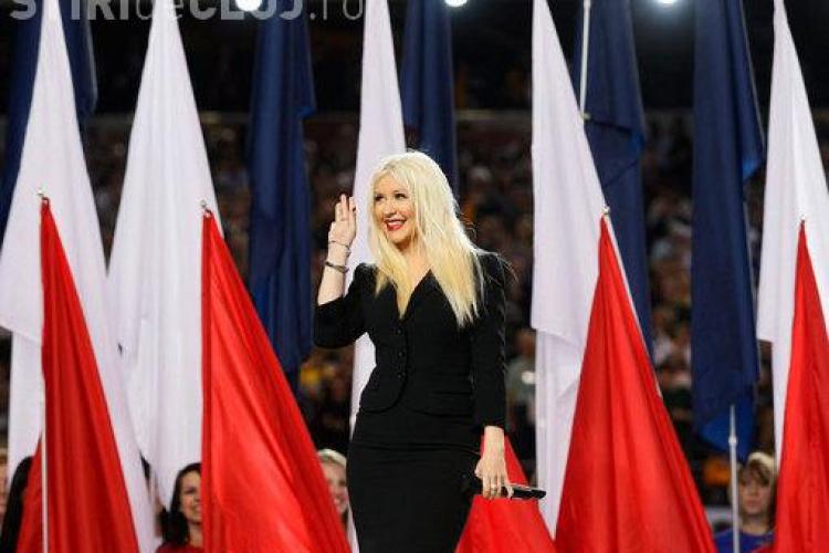 Christina Aguilera a gafat la Super Bowl! Vedeta a incurcat versurile - VIDEO