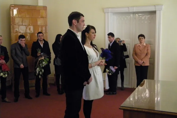 Primele trei cupluri programate on-line au spus DA la Cluj de Ziua Indragostitilor - VIDEO si FOTO