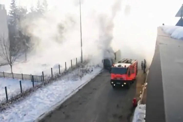 Un camion a luat foc langa Iulius Mall Cluj! - VIDEO