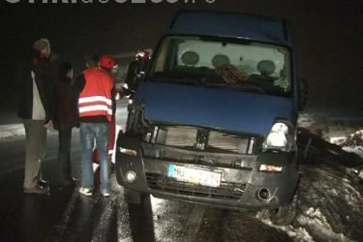 Un cetatean german a "testat" gropile din Dej. A intrat cu masina intr-un "crater" si era sa ajunga la urgenta