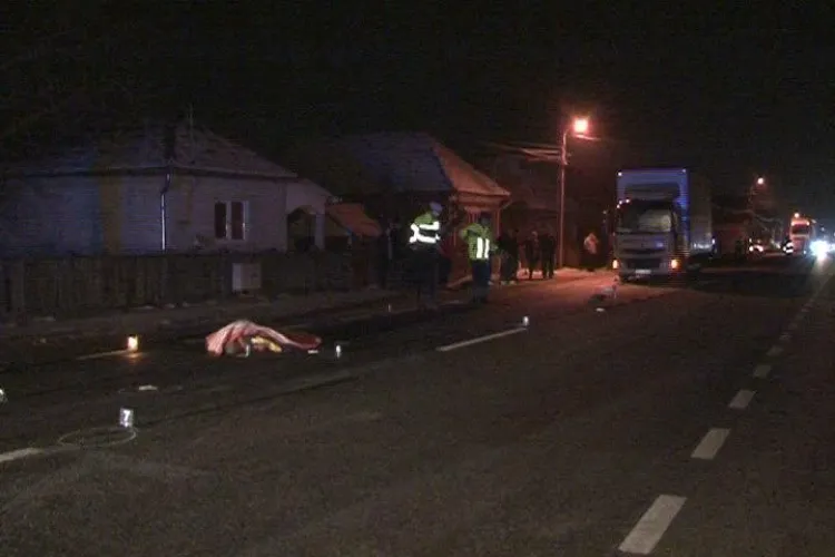 Barbat strivit de un autocamion in Cuzdrioara! Soferul a trecut de doua ori peste victima - VIDEO - IMAGINI SOCANTE