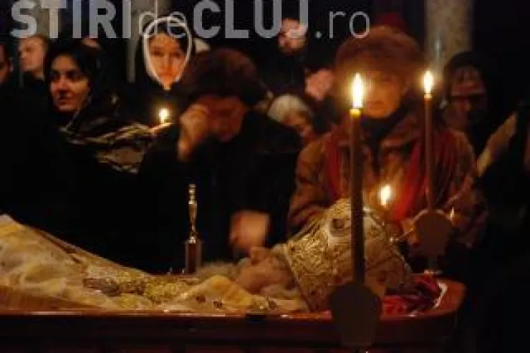 12.000 de colaci pentru credinciosii care participa la inmormantarea mitropolitului Bartolomeu