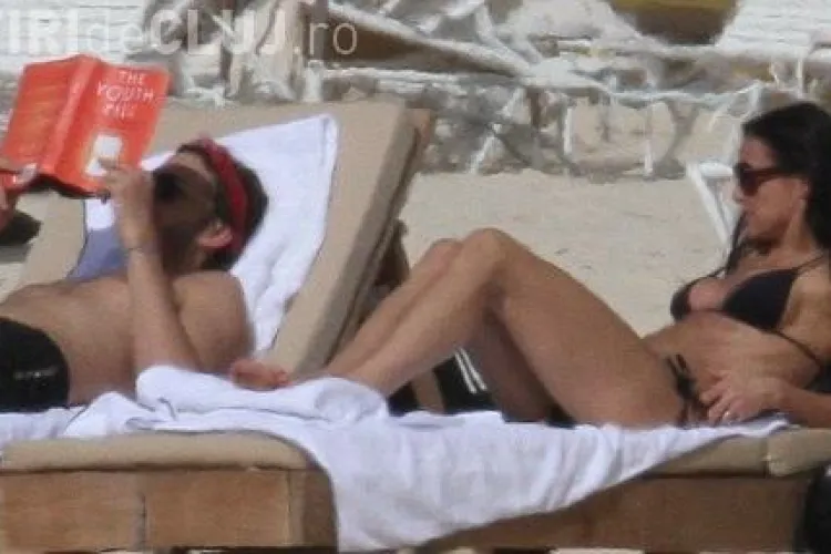 Demi Moore arata incredibil in bikini di la 48 de ani - FOTO