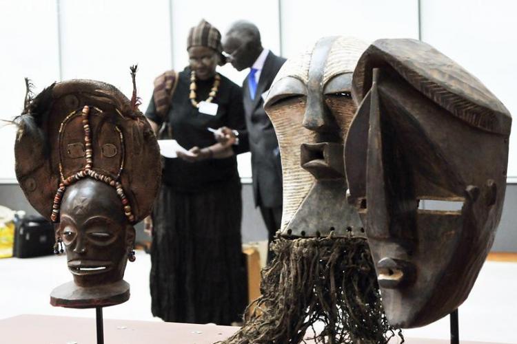 Expozitie cu masti si simboluri africane la Muzeul Etnografic