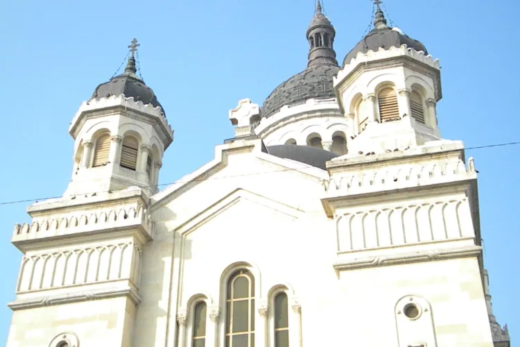 Arhiepiscopia Clujului a strans 448.785 lei pentru Centrul de Ingrijiri Paliative "Sf. Nectarie" din Cluj