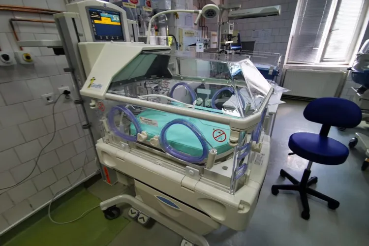 Incubator donat Clinicii de Ginecologie “Dominic Stanca” din Cluj, în urma unei campanii CERT Transilvania - FOTO