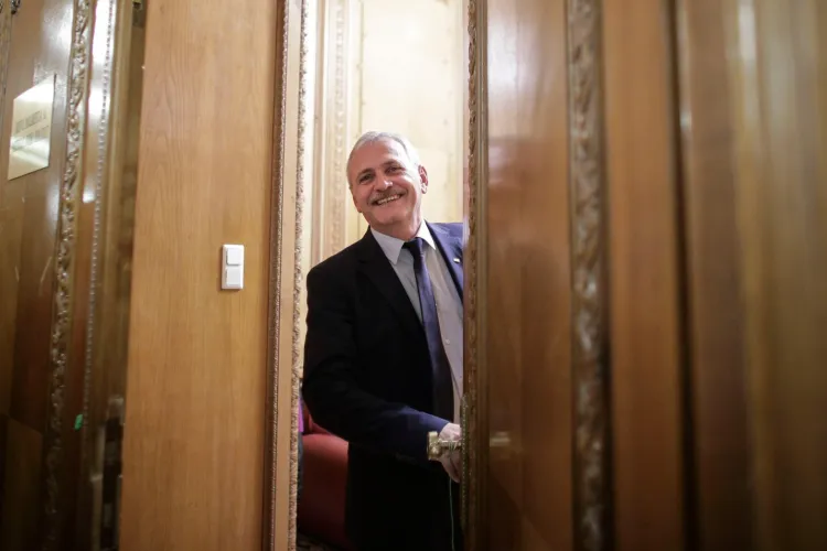 Liviu Dragnea află joi dacă va fi eliberat, la fix doi ani de la condamnare. Judecătorii i-au ascultat pledoaria finală pe o tabletă