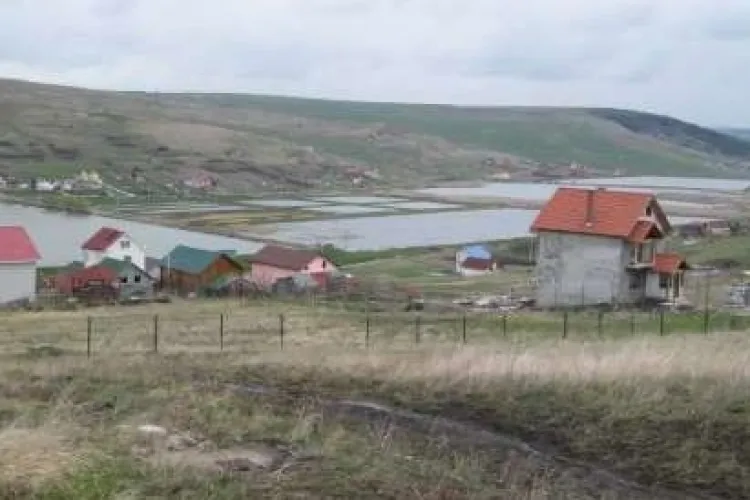 Boc se plânge de drumurile din Apahida, sat Câmpenești: Sunt mai rău ca drumurile forestiere