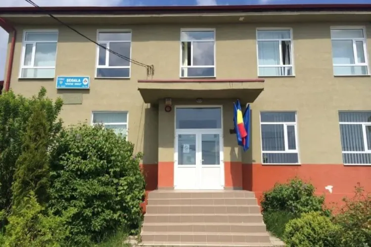 Alba-neagra cu școlile din Feleacu. Azi au fost deschise, mâine se închid