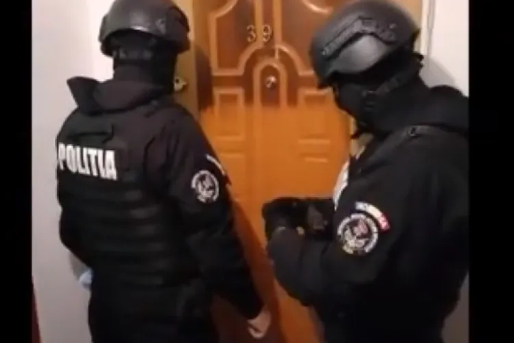 Percheziții la traficanți de droguri din Cluj, Alba și Brașov. Cinci au fost reținuți - VIDEO