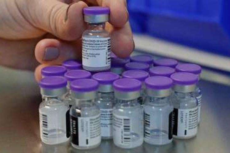 Vaccinurile Pfizer/BioNtech și AstraZeneca, eficiente și împotriva tulpinei indiene