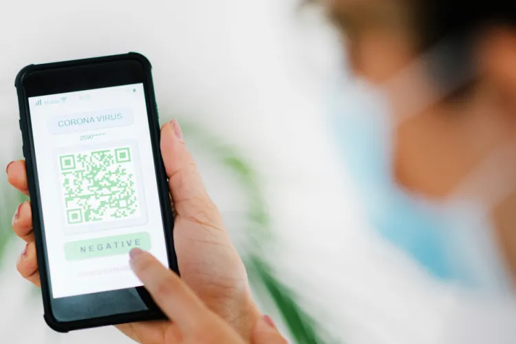 Avantajele certificatului verde de vaccinare. Rareș Bogdan: „Nu mai au dreptul să impună carantină”