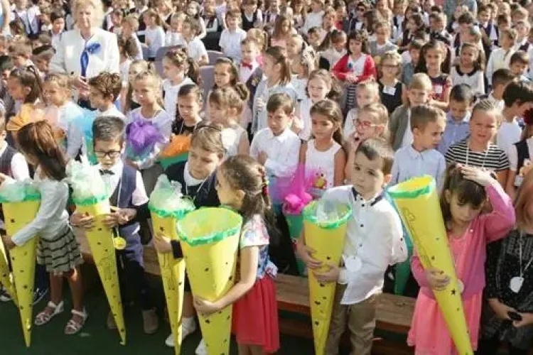 Cluj: Condiții pentru participarea la festivitățile de încheiere a anului școlar