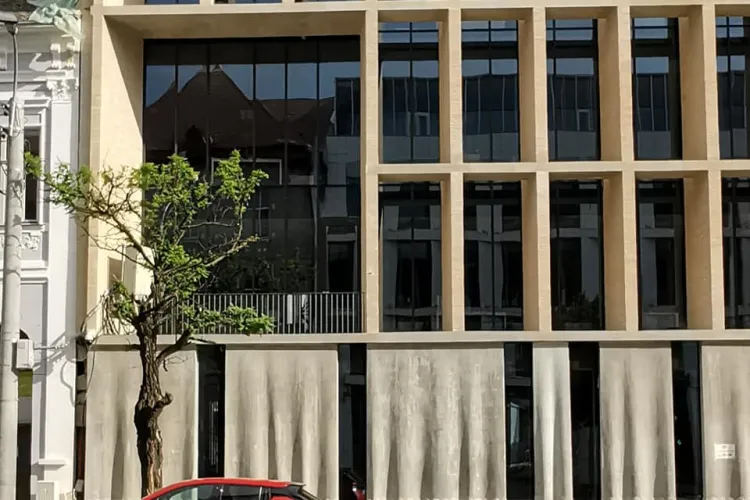 Sediul Băncii Transilvania, lăudat de arhitectul-șef al județului Cluj: Așa da! - FOTO   