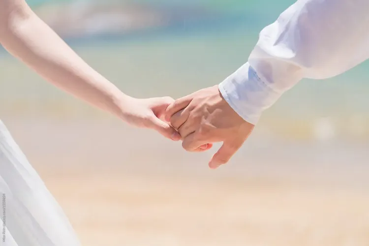 Doi tineri din Ucraina s-au încătușat ca să fie siguri că nu se despart până la nuntă