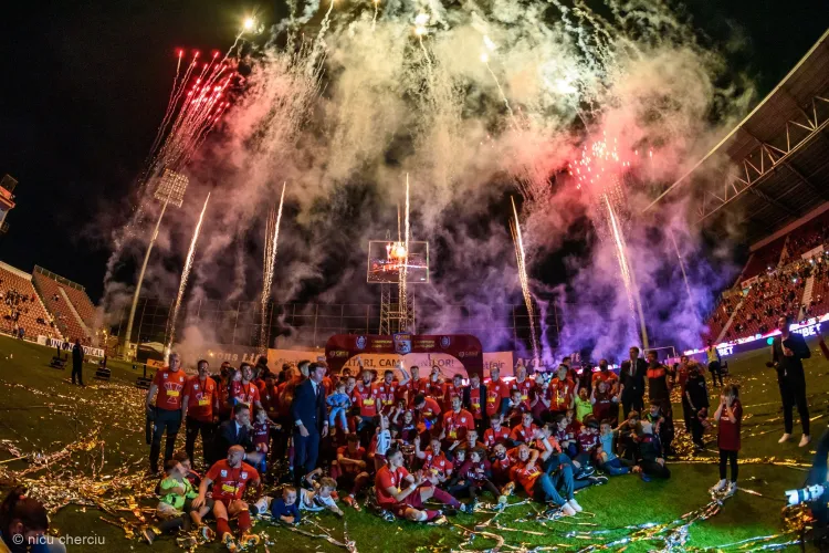 CFR Cluj e la un pas de destrămare? 12 jucători, pe picior de plecare