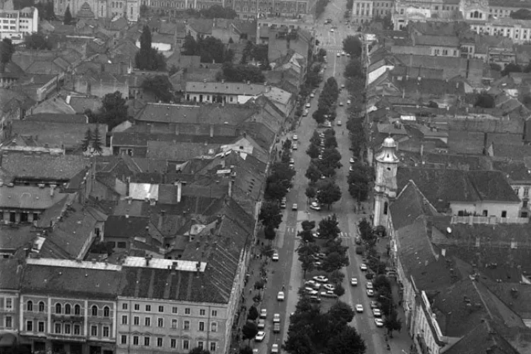 Bulevardul Eroilor văzut de sus! Fotografie din 1990 - FOTO