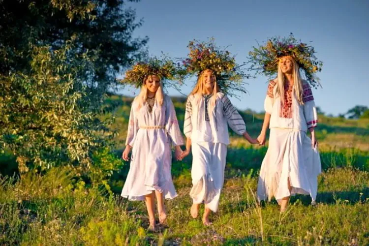 Ce sunt Sânzienele? Legende, tradiții și superstiții din popor