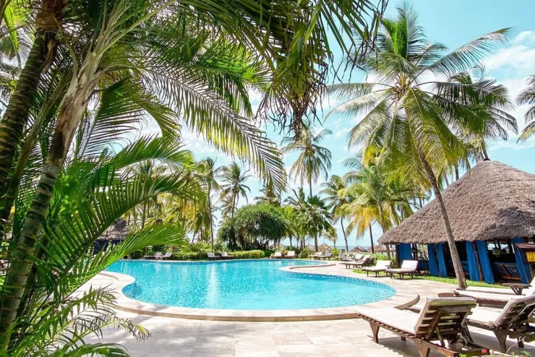 Frumoasa vloggeriță Alina Ceușan își face vacanța în Africa. Și-a arătat tatuajele și forma fizică de invidiat - FOTO   