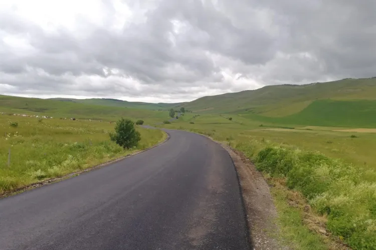 Se asfaltează Drumul Județean 161A Apahida - Cojocna - Iuriu de Câmpie - FOTO