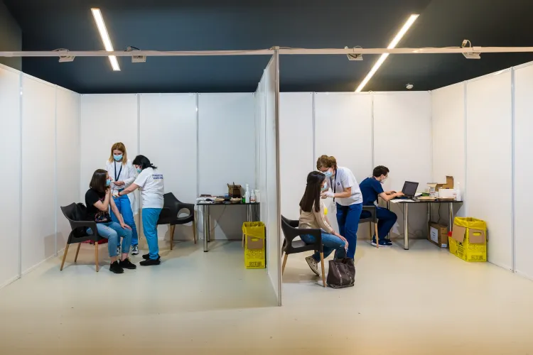 Maratonul vaccinării la BT Arena Cluj: 4000 de oameni s-au vaccinat în weekend   