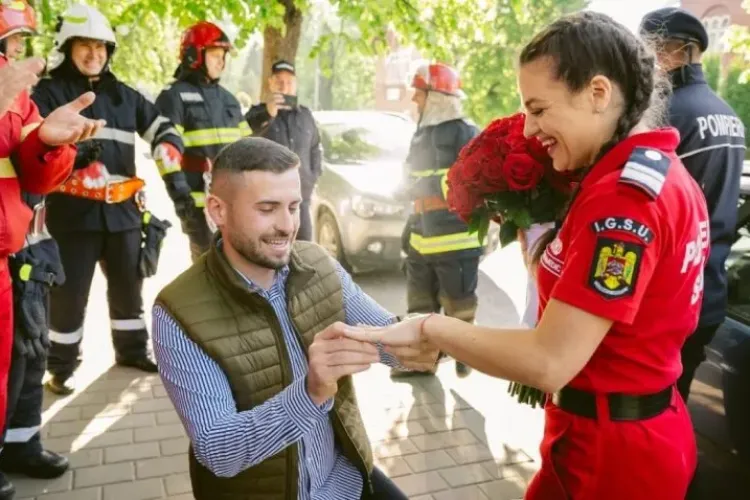 Un bărbat din Suceava a înscenat un accident pentru a-și cere în căsătorie iubita paramedic - FOTO