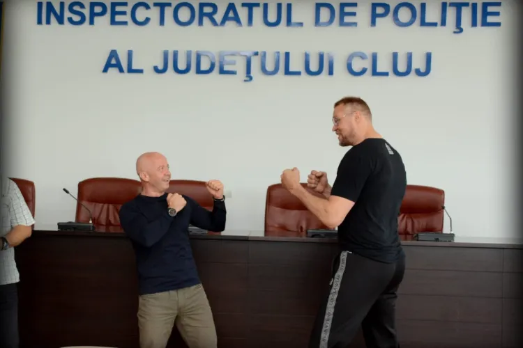 Mascații de la Poliția Cluj, instruiți de temutul Semmy Schilt, cvadruplu campion K-1 World Grand Prix - FOTO