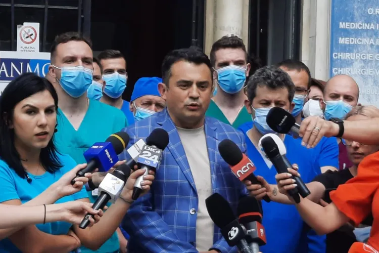 Cluj: Angajații Institutului de Urologie au protestat împotriva ministrului Sănătății - FOTO