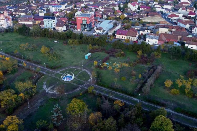 Parcul Feroviarilor va deveni o oază verde în Cluj-Napoca. Tanczos Barna: „Parcul Feroviarilor se poate încadra în categoria de parc natural”