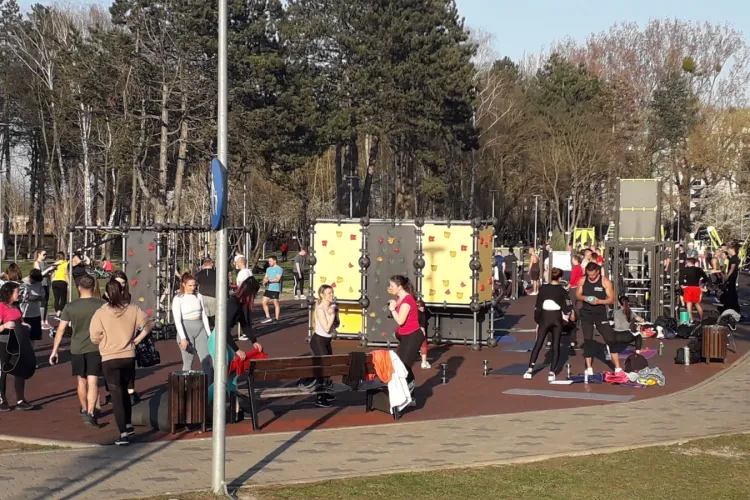 Bărbatul OBSCEN și PERVERS din Baza Sportivă Gheorgheni, căutat de Poliție 