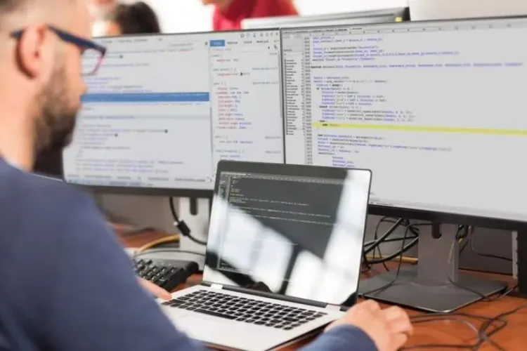 IT -ul salvează industria Clujului, care nu mai prea există