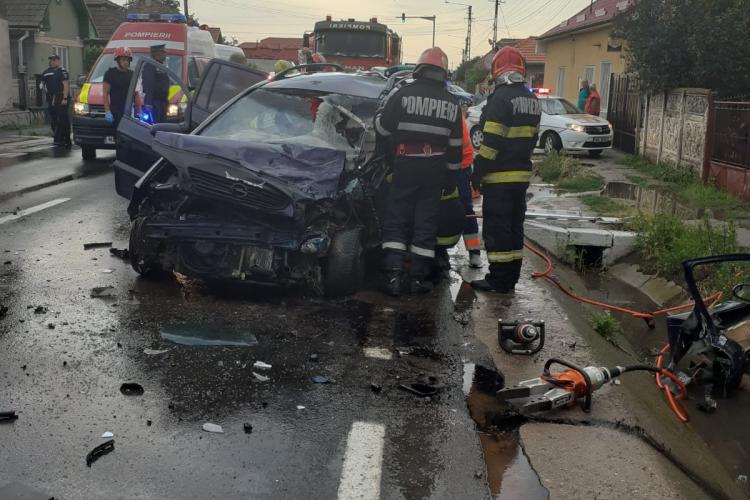 Accident la Luncani! Mașinile sunt făcute praf - FOTO