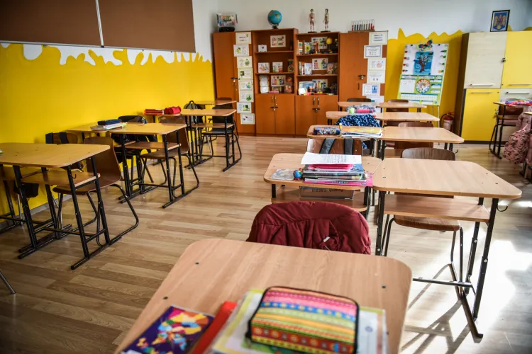”România educată”, programul inițiat de Iohannis, aduce HAOSUL? Examen de admitere la liceele, pe lângă evaluarea națională