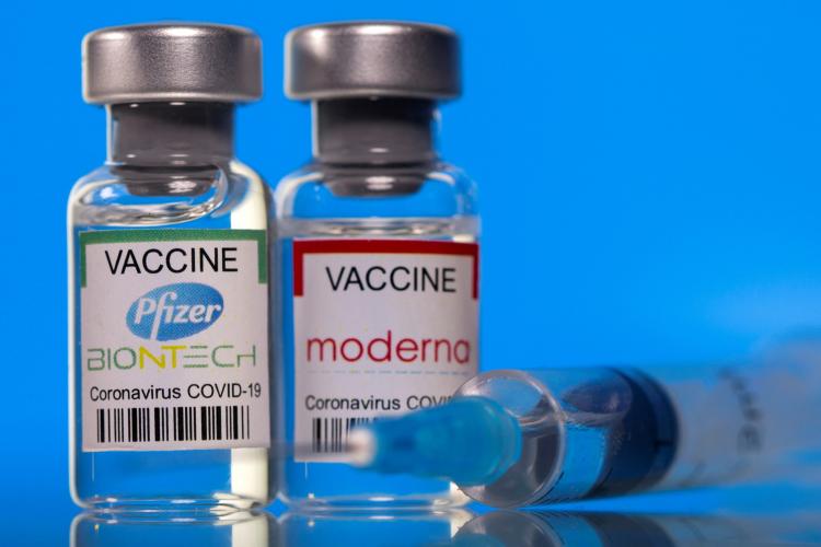 Vaccinurile Pfizer și Moderna asigură protecție ani întregi împotriva coronavirusului