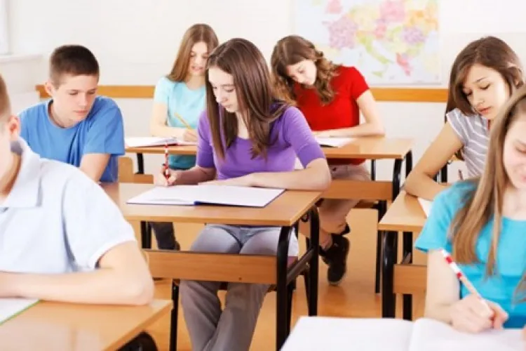 Ministrul Educației vrea creșterea duratei anului școlar începând cu 2022. Cîmpeanu: „Vacanța de vară ar trebui să fie mai scurtă”