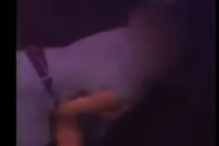 Scene șocante într-un club clujean! A abuzat o fată inconștientă și nimeni nu a LUAT MĂSURI - VIDEO