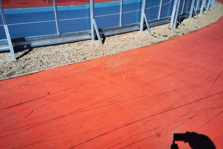 Un ”GENIU” a pus pietriș în Baza Sportivă Gheorgheni, lângă pistele de skateboard și role - FOTO   