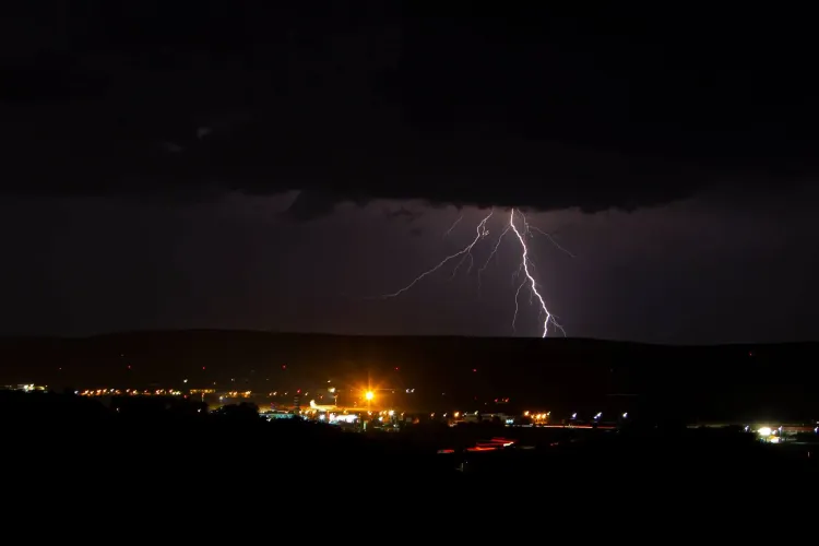 Imagini superbe cu furtuna de vineri seara, surprinse în Dezmir - FOTO