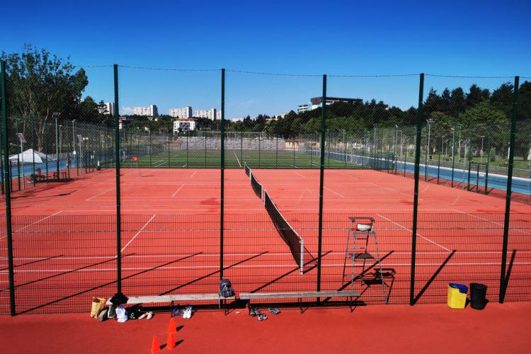 Se REDESCHID terenurile de sport de la Baza Sportivă Gheorgheni    