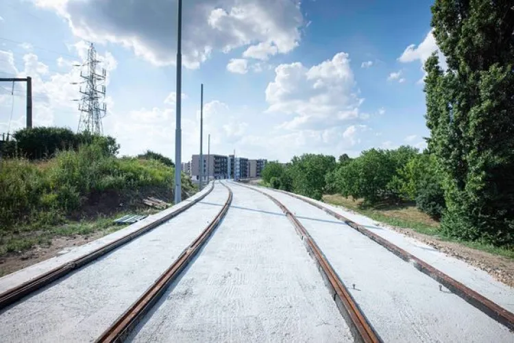 Oradea extinde liniile de tramvai, Clujul nu poate - FOTO