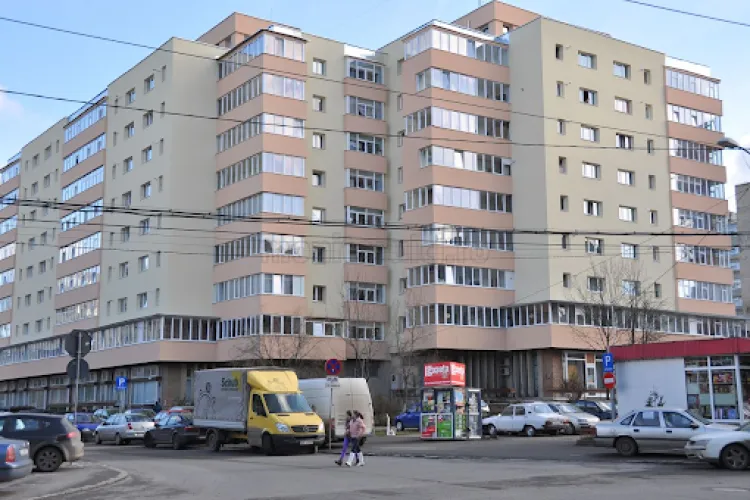 TRAGEDIE în Mănăștur! Un bărbat a MURIT după ce a căzut de la etajul unui bloc