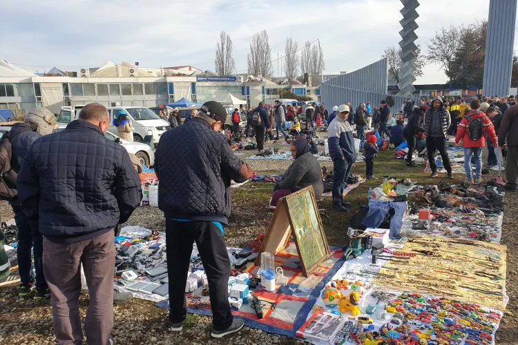 Boc se opune deschiderii pieței volante de vechituri de la Expo Transilvania : E pandemie și nu ne putem juca