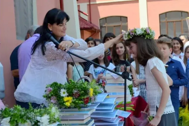 Școala Ioan Bob refuză să organizeze serbarea de final de an în curtea școlii: ”Și această tradiție trebuia terminată”