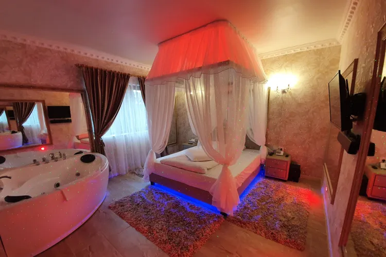  Ce hoteluri rezervă românii când își înșală partenerii. Unii preferă hotelurile din Cluj