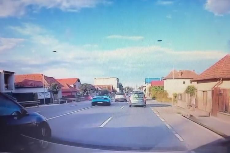 Șmecher cu Lamborghini, depășire riscantă în Florești - VIDEO