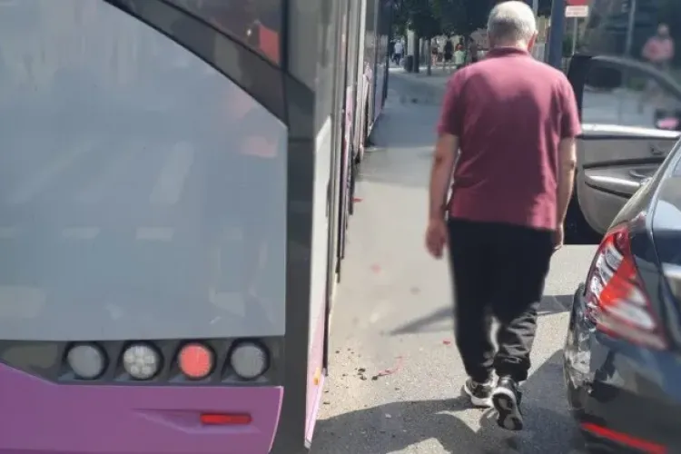 Sumudica a lovit un troleibuz in Cluj-Napoca - FOTO