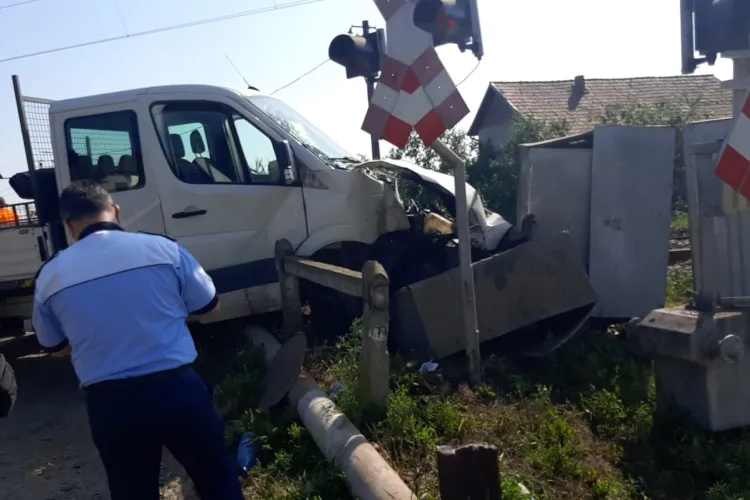 Accident feroviar în Apahida! 2 persoane au fost transportate la spital