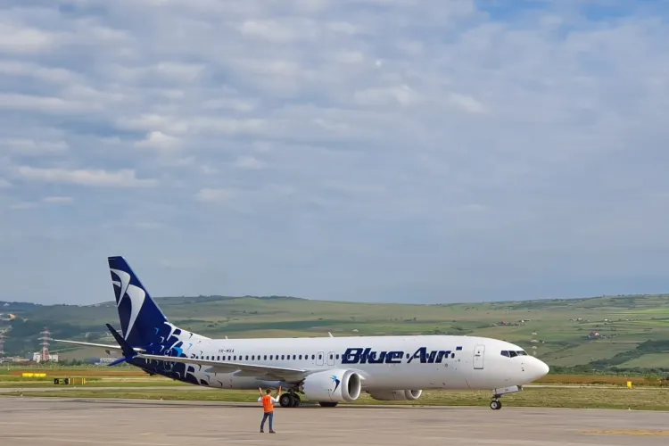 Experiența unui clujean pe zborul spre Londra. Critici aduse Blue Air și sfaturi pentru alți călători    
